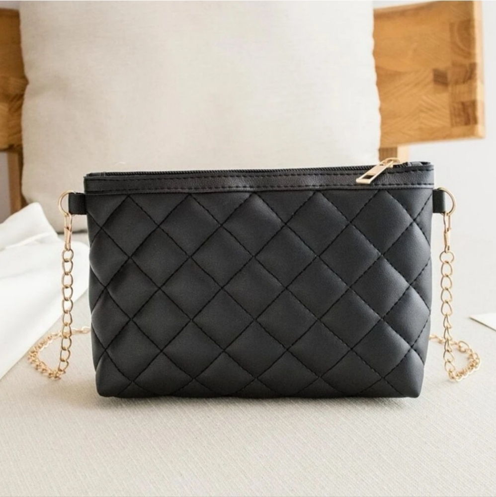 Black quited purse